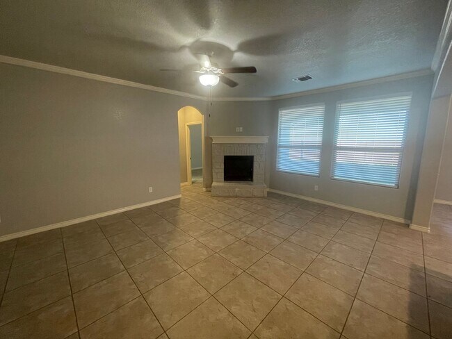 Building Photo - Beautiful Family Home – Perfect for Gatherings!