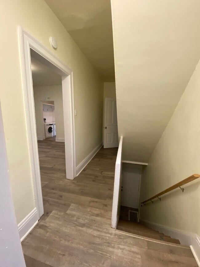 Building Photo - Updated 2BR Apartment with office now show...