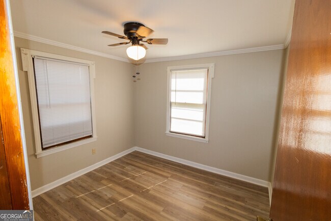 Building Photo - 107 Saxon Pl