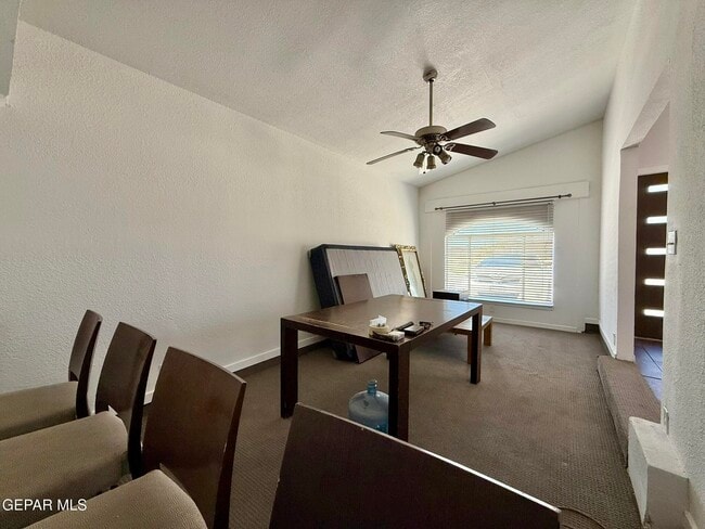 Building Photo - 1217 Iguana Pl