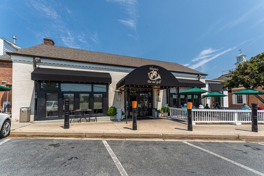 Hunter's Inn 3 blocks away! - 10108 Donegal Ct