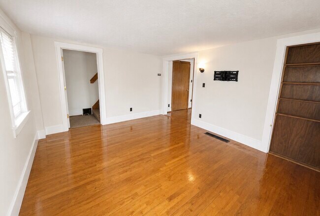 Building Photo - 6 Mt Pleasant St