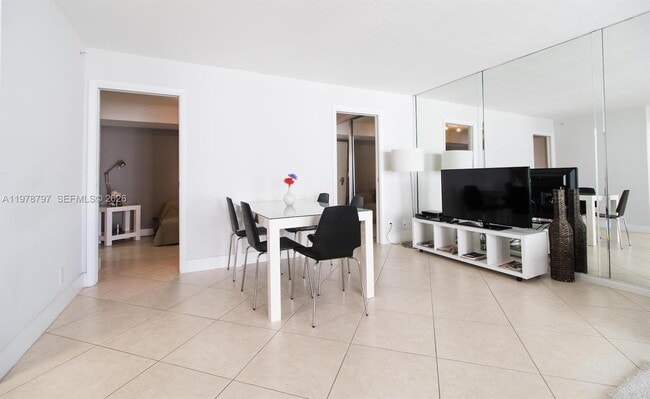 Building Photo - 9195 Collins Ave