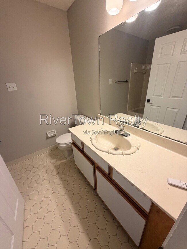 Building Photo - 8272 Cedar Chest Dr