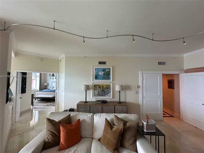 Building Photo - 2110 N Ocean Blvd