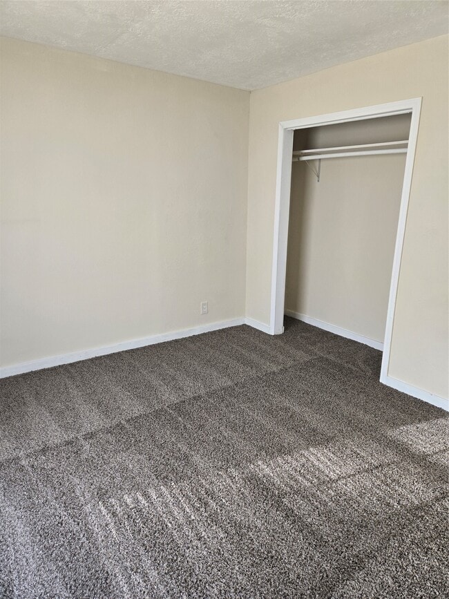 Building Photo - 2216 3rd St