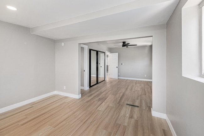 Building Photo - 1421 Viejas View Ln