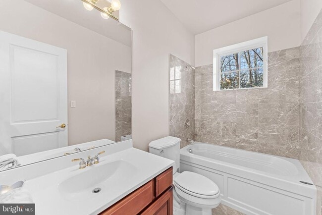 Building Photo - 8541 Old Dominion Dr