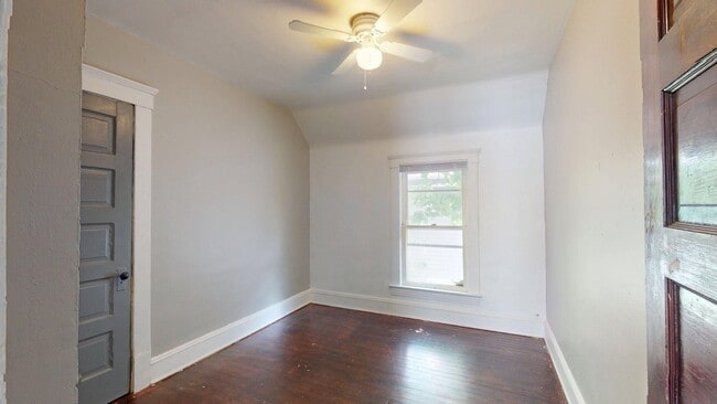 Building Photo - 3865 W 16th St