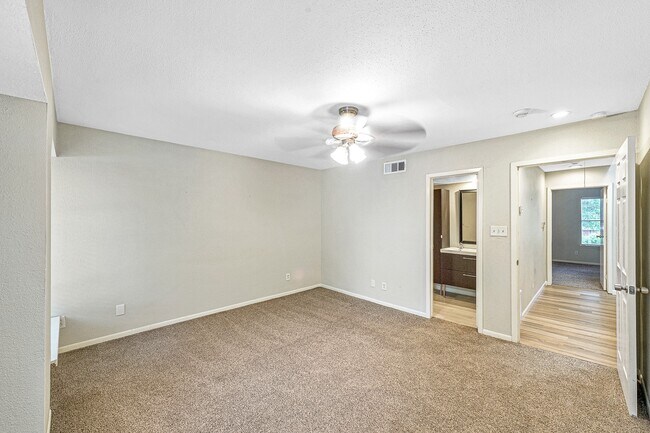 Building Photo - 1500 Sandy Springs Rd