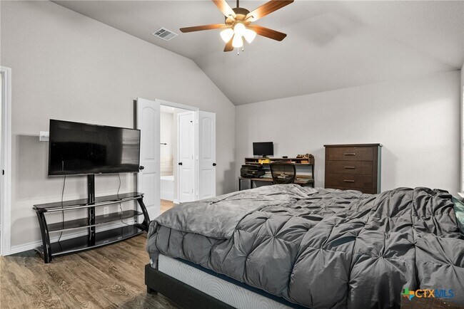 Building Photo - 907 Mclaury Cove