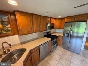 Building Photo - 24 Malvern Dr