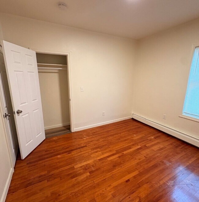 Building Photo - 9 E Shelby St