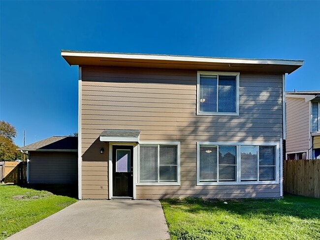 Building Photo - 5011 Westfield Village Dr