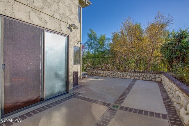 Building Photo - 29712 Strawberry Hill Dr