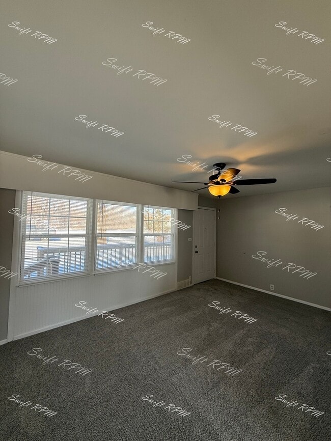 Building Photo - 7003 E 113th St