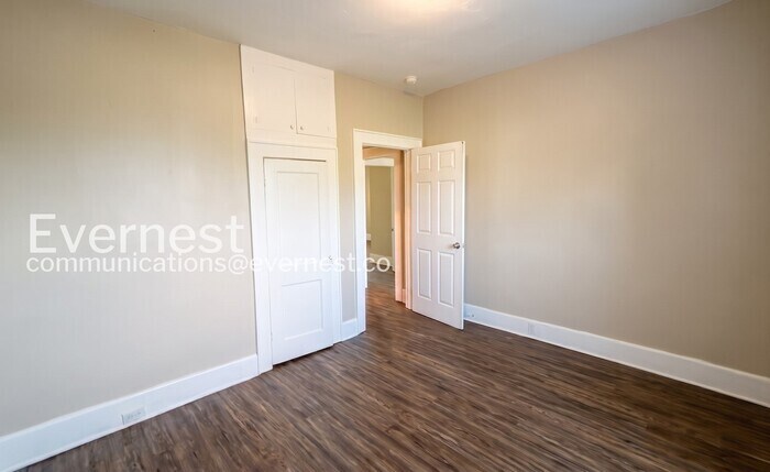 Building Photo - 1203 Tunnel Blvd