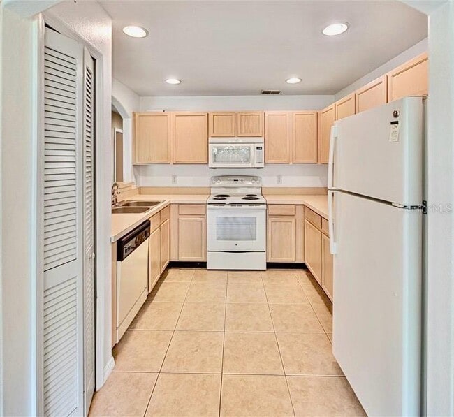 Building Photo - 14250 Boca Key Dr
