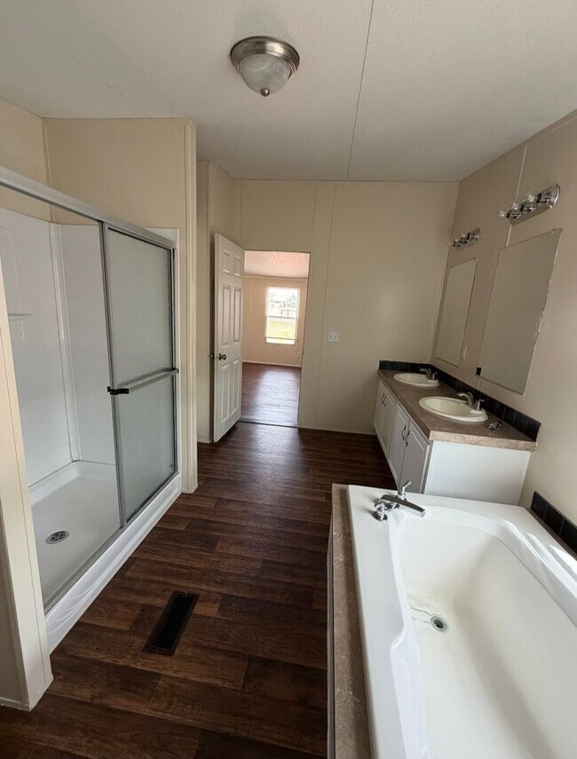 Building Photo - 3br 2ba on 1.5 acres in Blanchard!!