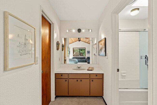 Building Photo - 2350 Mill Creek Ln