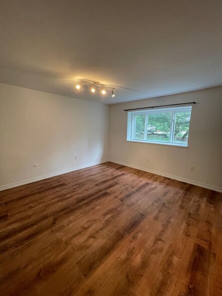 Building Photo - 1205 Kenzie Dr