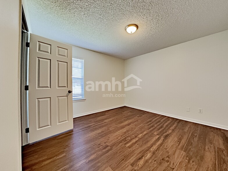 Building Photo - 5359 Vivera Ln