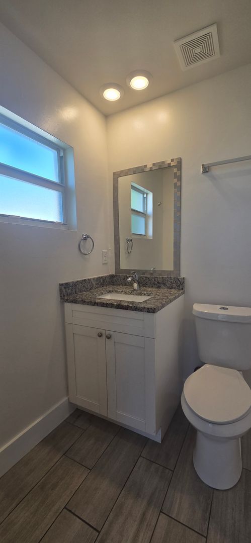 Building Photo - Duplex for rent