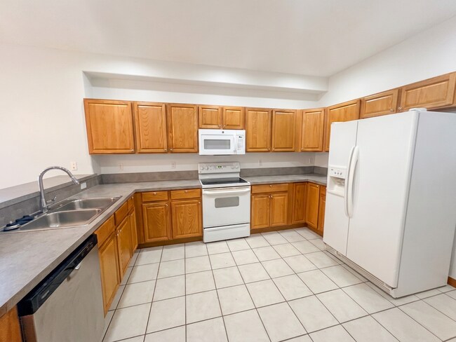 Building Photo - Spacious 4-Bedroom Home Between Frisco & Breckenridge | Attached Garage | Year Lease