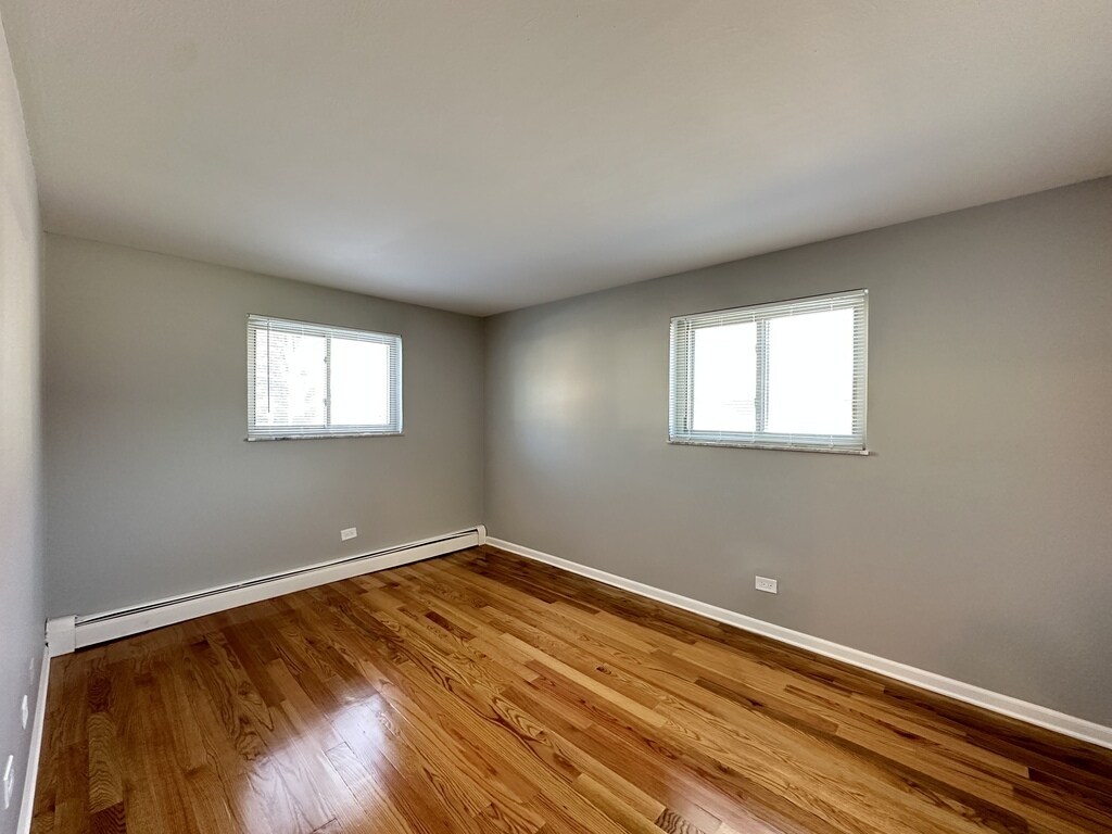 Building Photo - 1639 Oakwood Ave