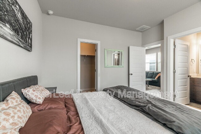 Building Photo - 412 Hortus Dr
