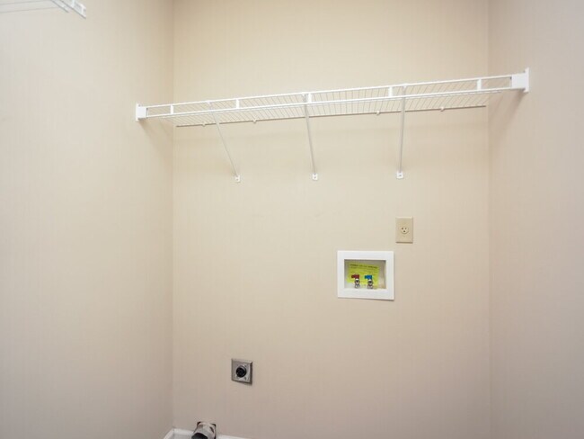 Building Photo - 5408 Hidden Meadows Dr