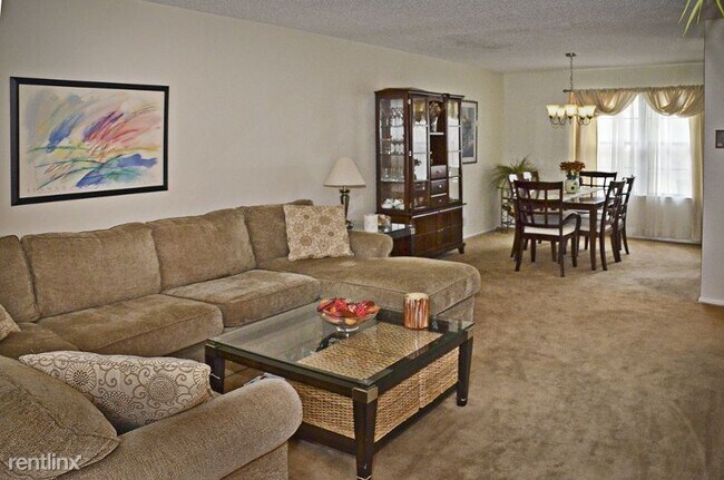 Building Photo - 3 br, 2.5 bath Townhome - 19 Woodward Lane