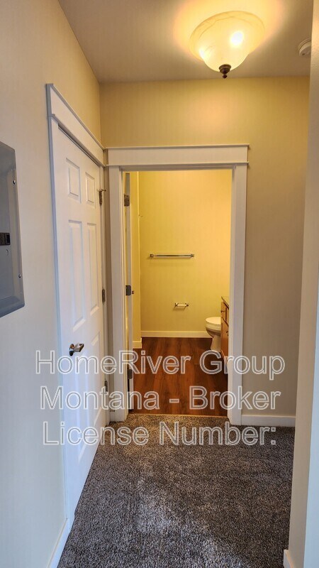 Building Photo - 1500 S 14th St W