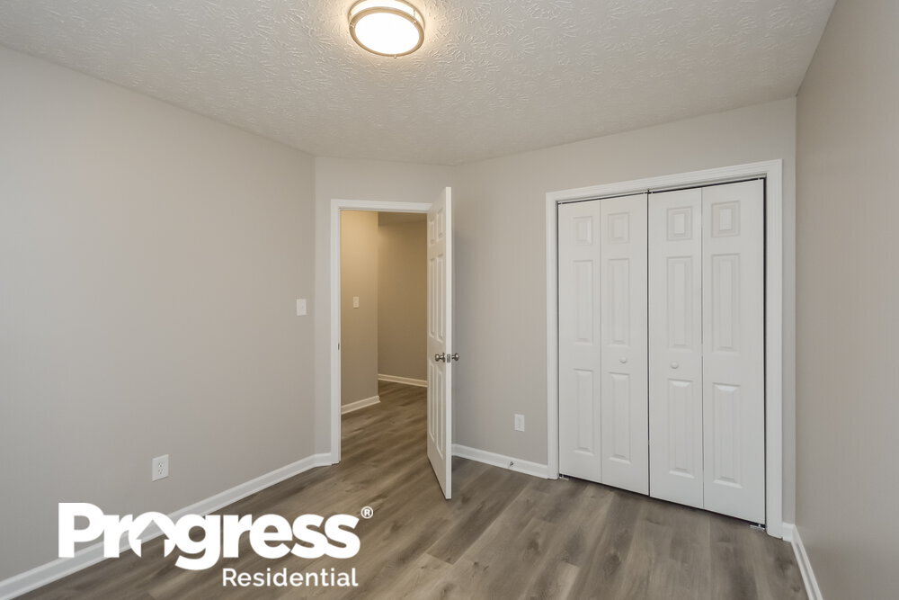 Building Photo - 433 Summer Hill Cir