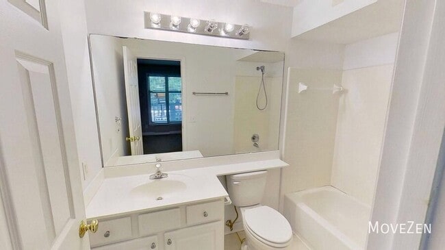 Building Photo - 1221 Westview Ln