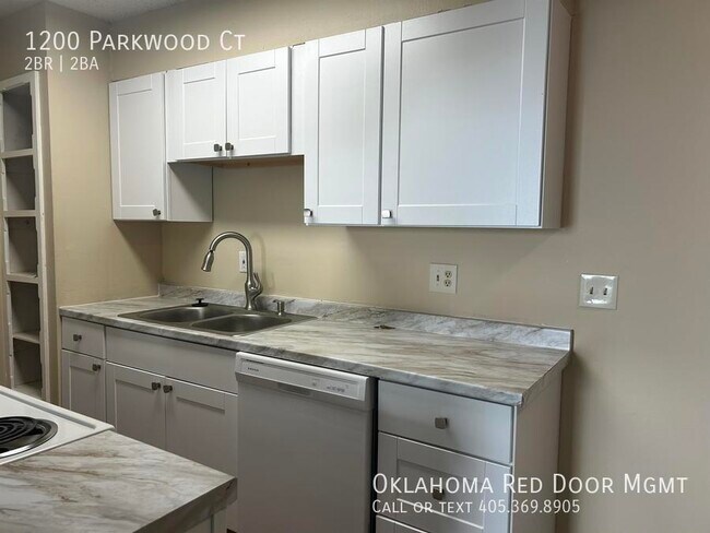 Building Photo - 1200 Parkwood Ct