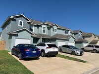 Building Photo - Town home for rent