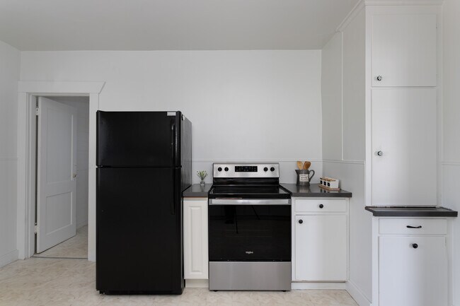 Building Photo - 3819 S G St