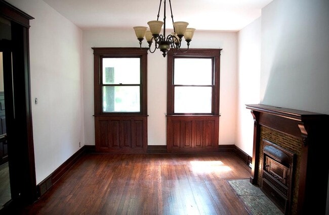 living room - 3934 Avery St