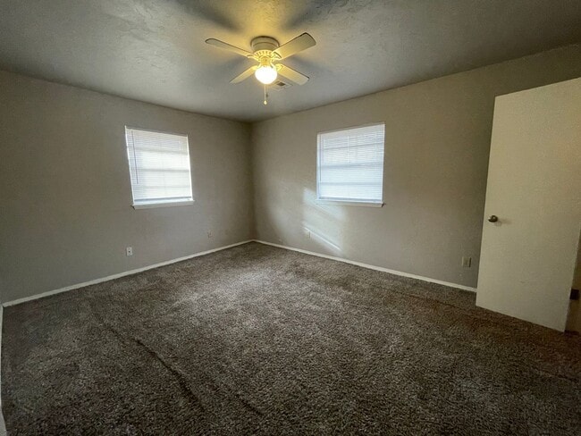Building Photo - 2 Bed Duplex OKC- Move in Deposit-Free! (If Qualified)
