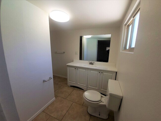 Building Photo - NORTH CENTRAL PHOENIX W/POOL!