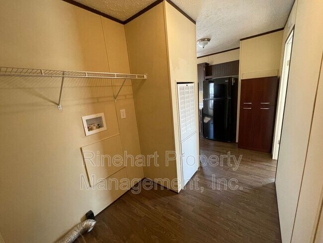 Building Photo - 1003 Ruby St