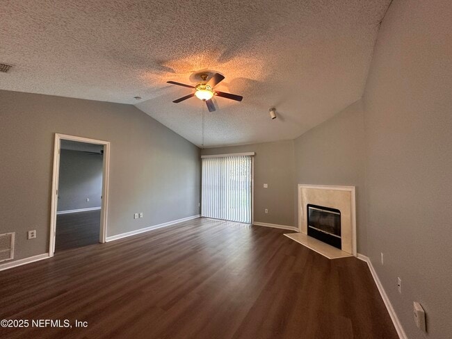 Building Photo - 3860 Hideaway Lane