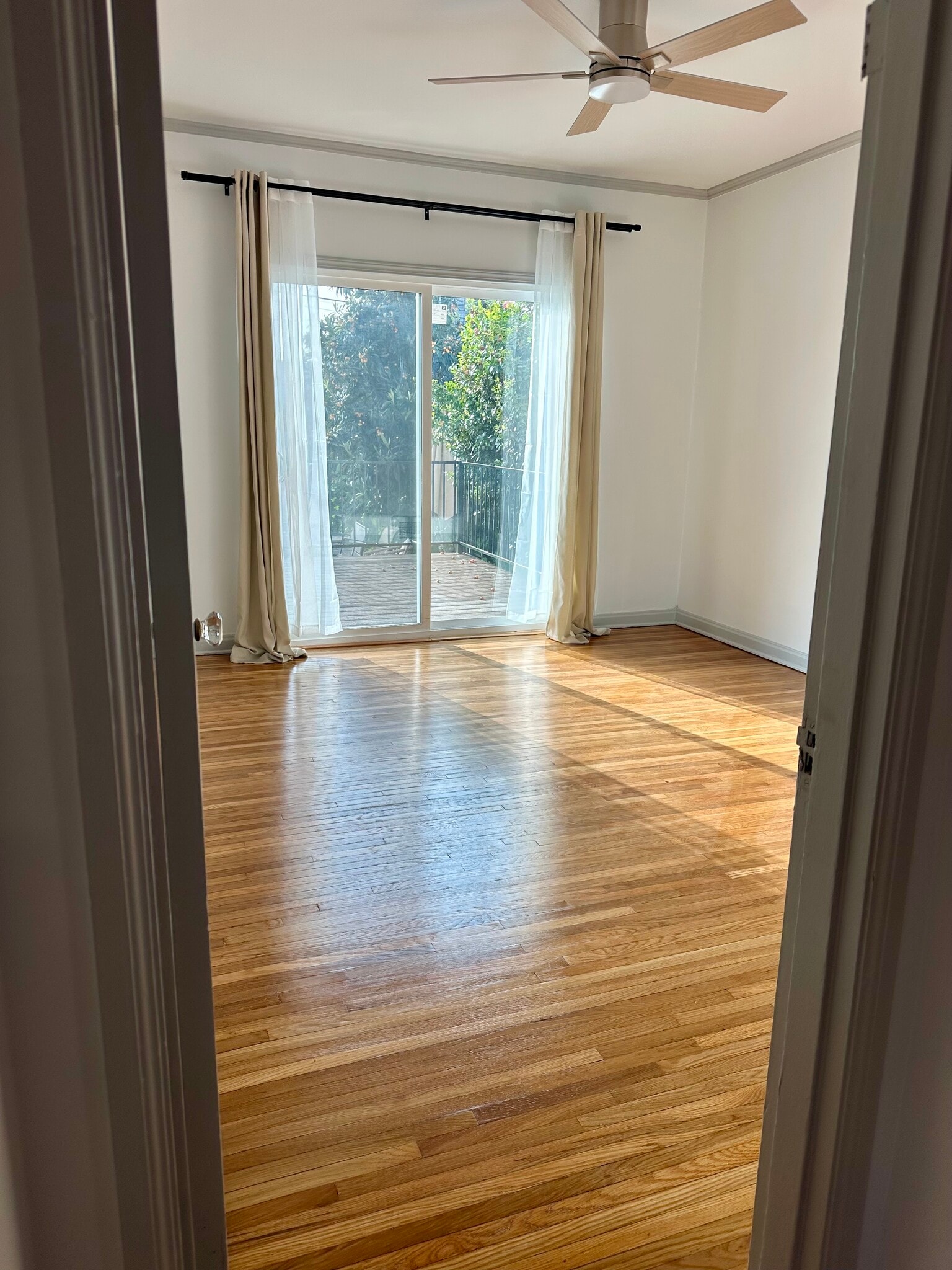 Bedrooms with large deck - 1050 S Hayworth Ave