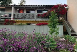 Building Photo - Charming 1 Bedroom, 1 Bathroom Unit in a S...