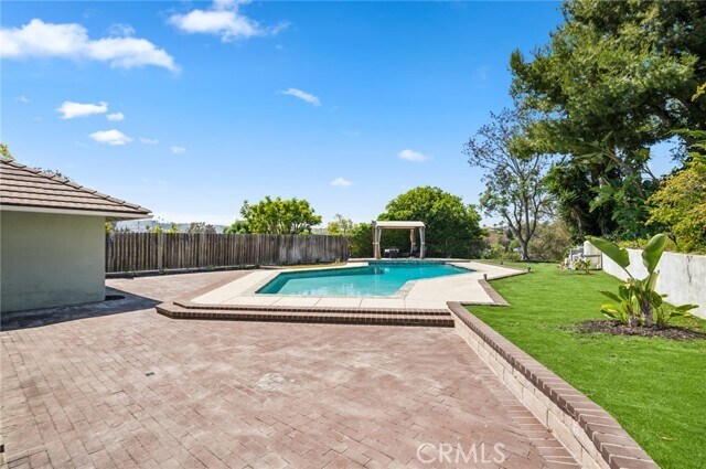 Building Photo - 24291 Los Serranos Dr