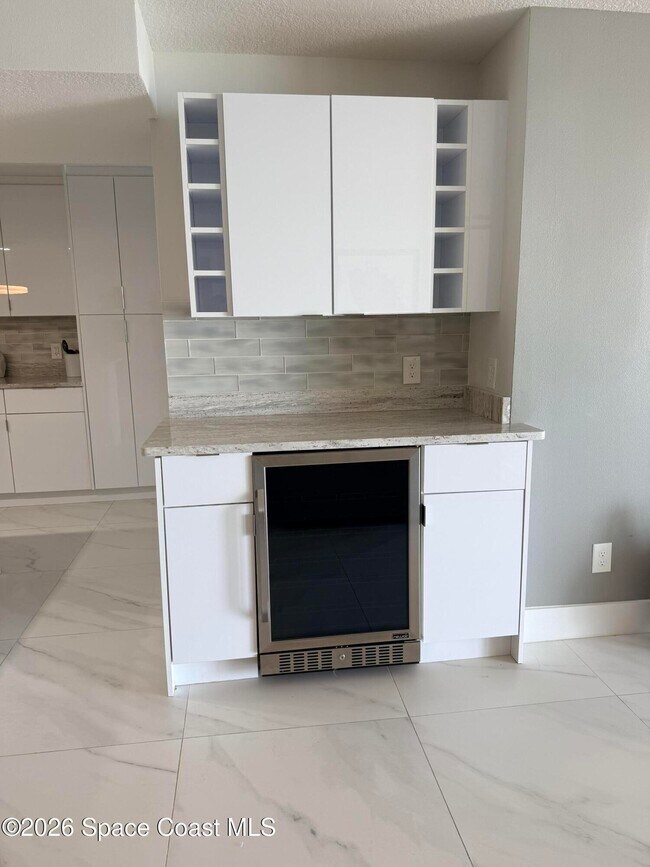 Building Photo - 3223 S Atlantic Ave