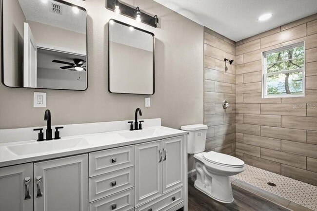 Building Photo - 1594 W 22nd St