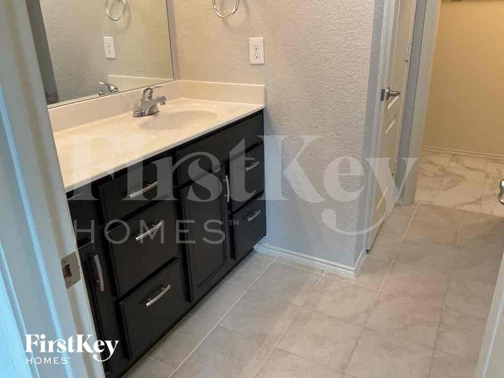 Building Photo - 7513 Captain Ln