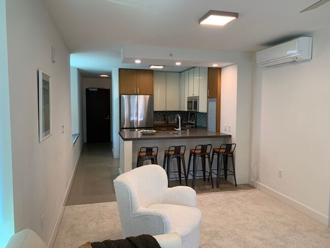 Building Photo - The Collection - 1 bedroom, 1 bath Condo w...